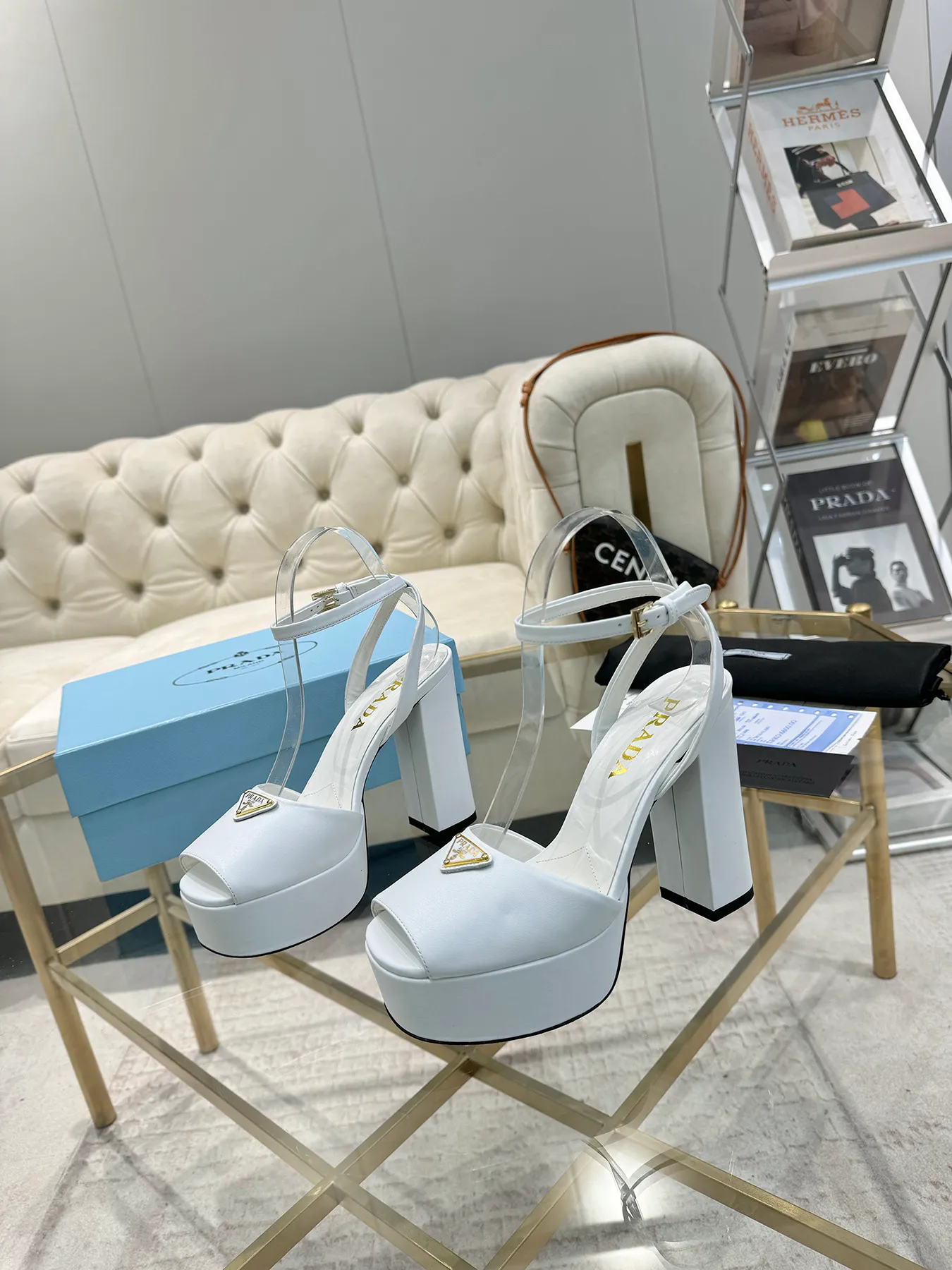👟👟Ex-factory price 600👟👟 (imitation leather bottom-20) New arrival 👉Ready stock👈Remove the original board and make a 1:1 replica‼ ️The highest version ✅ Prada's early spring catwalk hot style 😘The latest spring style Thick heel square toe water platform series (genuine leather outsole) (simulated leather sole) A must-have for goddesses The upper and the feet are super beautiful 👉The upper is made of imported original calfskin, soft and textured, lining + foot pads, imported sheepskin lining, breathable and comfortable, private model water platform, heel, water platform 4M, heel height 13M Code number 35M-39M (34 40 41 42 customized, non-refundable and non-exchangeable)
